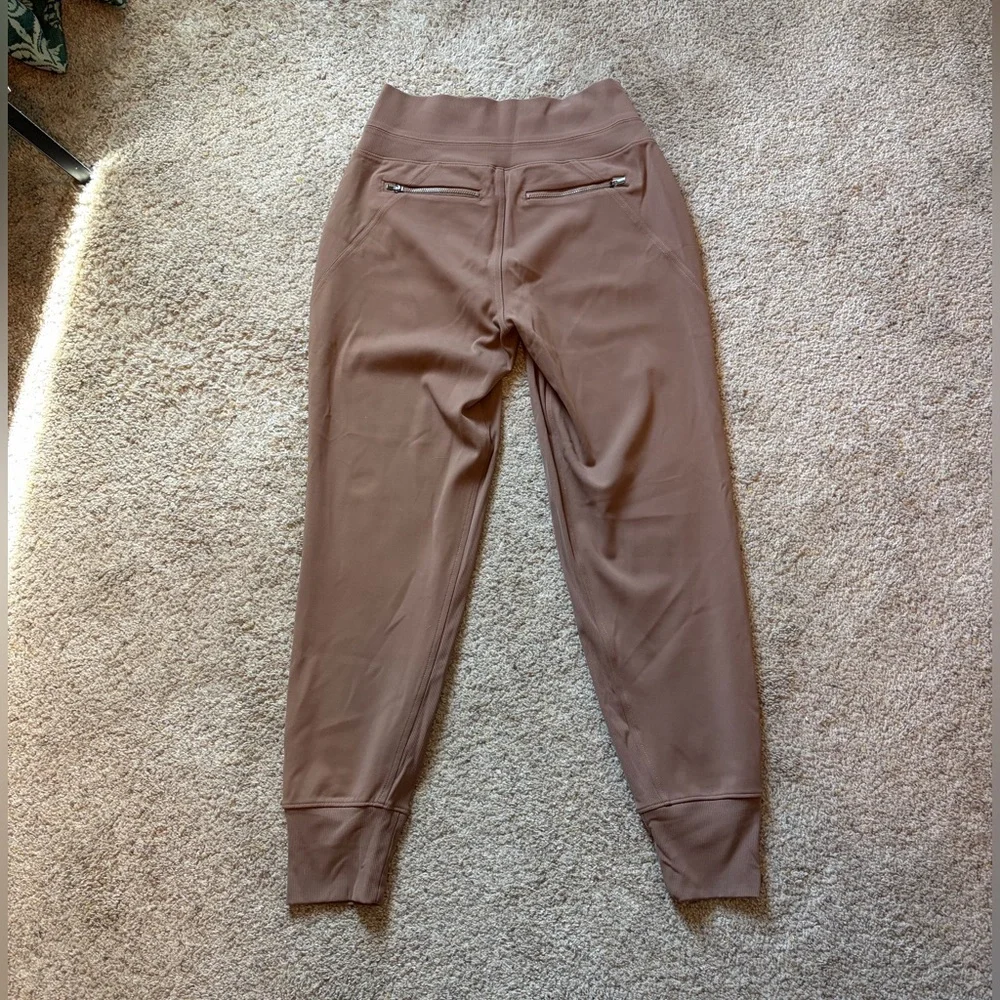 Athleta Venice high rise jogger- like new - Picture 5 of 6